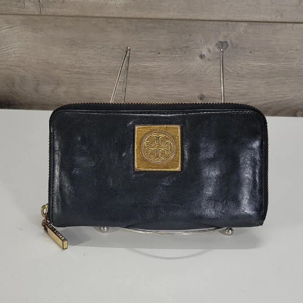Tory Burch Black Leather Zip Wallet with Gold Logo